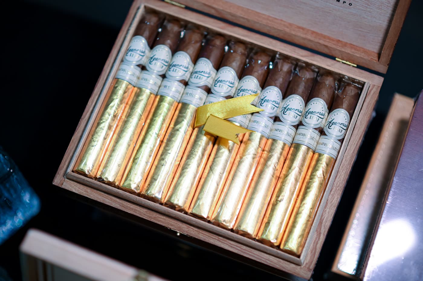Cigar: Light and Material — image 3